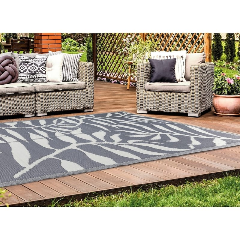 Lightweight Indoor Outdoor Reversible Area Rug -5.9 x 8.9 Feet - Leaf Pattern - N/A