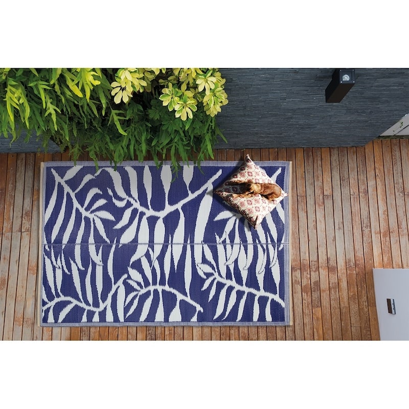 Lightweight Indoor Outdoor Reversible Area Rug -5.9 x 8.9 Feet - Leaf Pattern - N/A