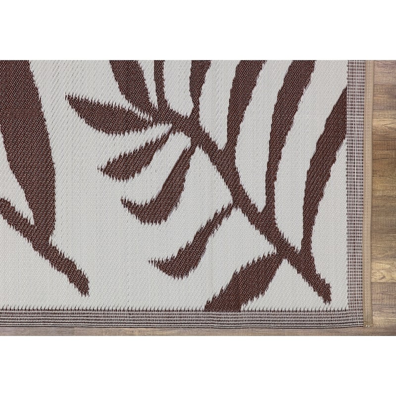 Lightweight Indoor Outdoor Reversible Area Rug -5.9 x 8.9 Feet - Leaf Pattern - N/A