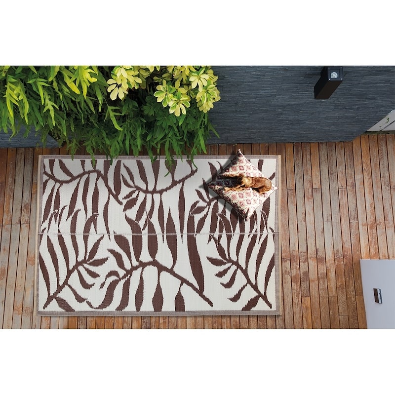 Lightweight Indoor Outdoor Reversible Area Rug -5.9 x 8.9 Feet - Leaf Pattern - N/A