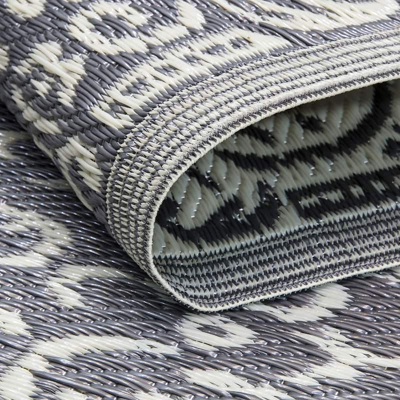 Lightweight Indoor Outdoor Reversible Area Rug - 5.9 x 8.9 Feet - Medallion Oriental- Grey - N/A