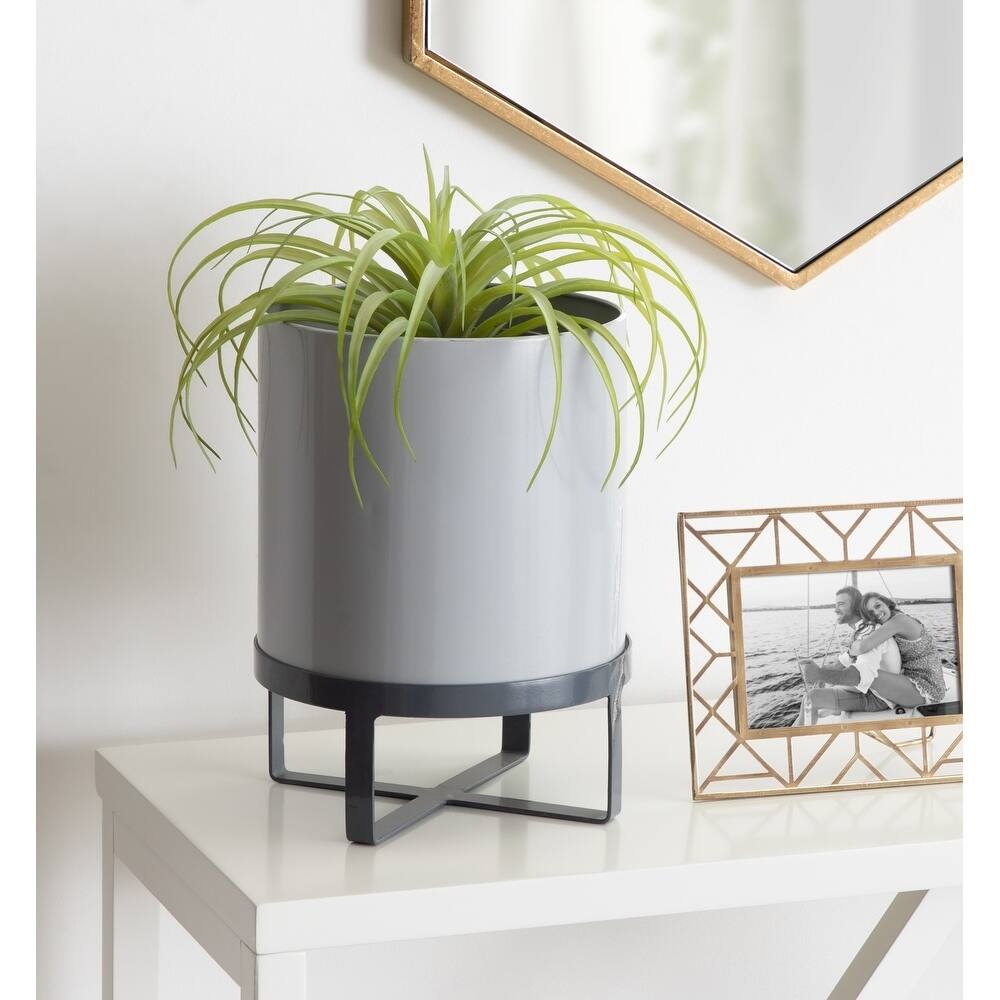 Kate and Laurel Bracey Metal Planter with Stand