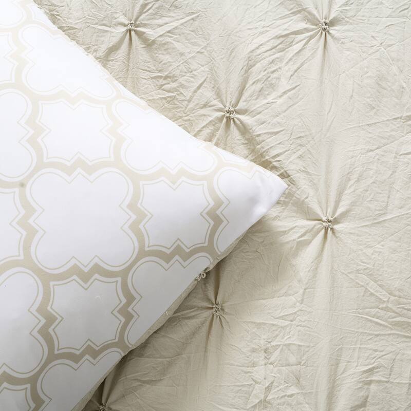 Lush Decor Ravello Pintuck Caroline Geo Comforter Set