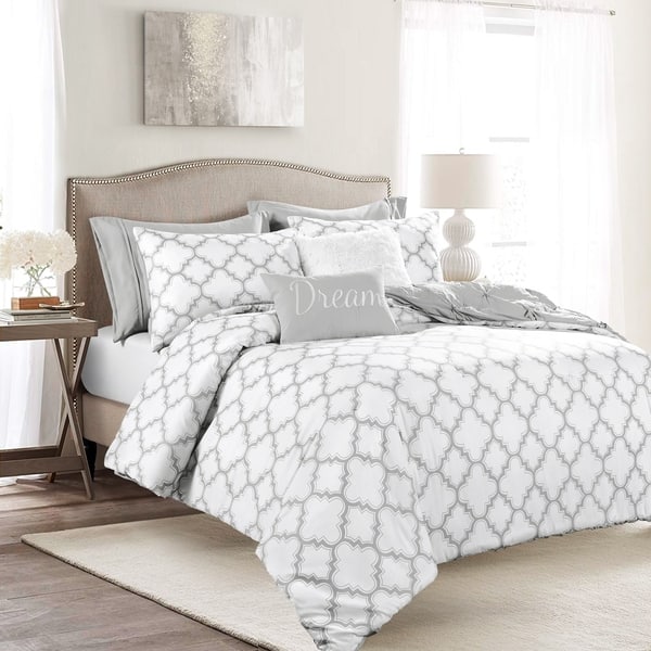 Shop Lush Decor Ravello Pintuck Caroline Geo Comforter Set