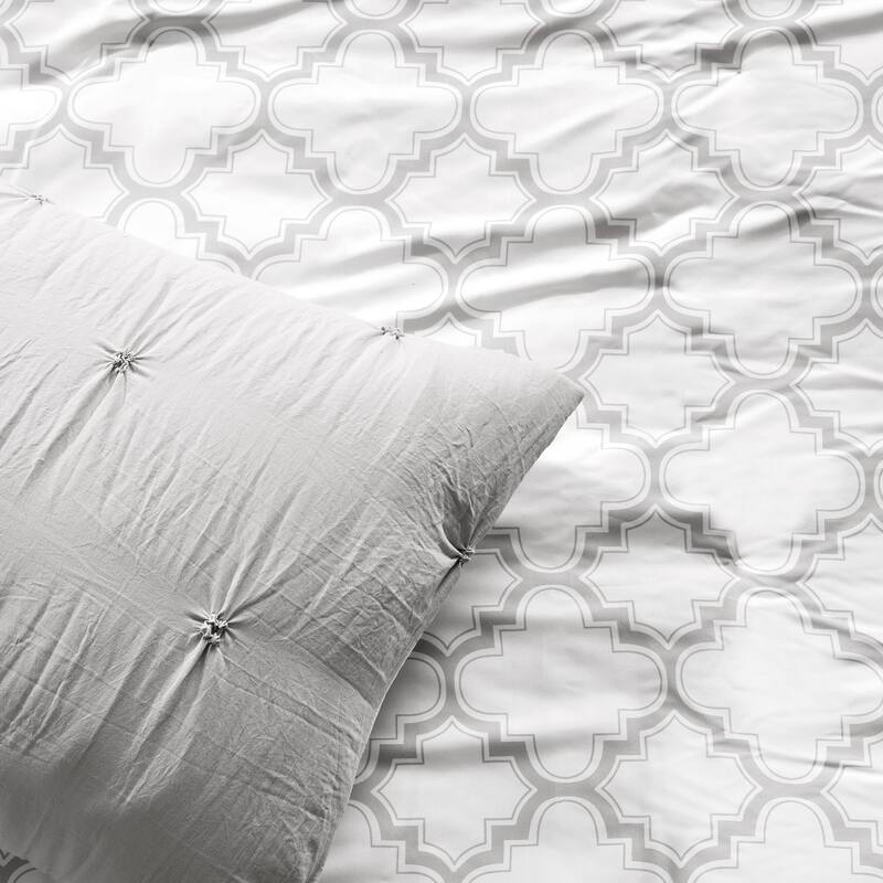 Lush Decor Ravello Pintuck Caroline Geo Comforter Set