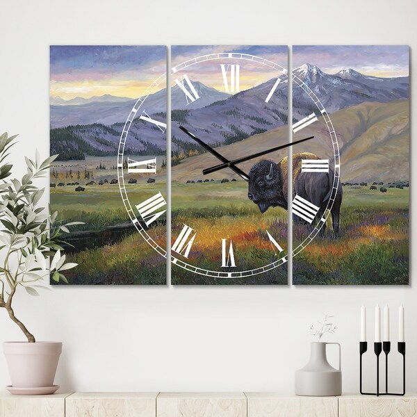 Designart 'One Ton Warrior' Large Traditional Wall Clock - 3 Panels - 36 in. wide x 28 in. high - 3 Panels