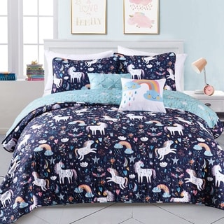 Porch & Den Marguerite Unicorn/ Heart Pattern Quilt Set