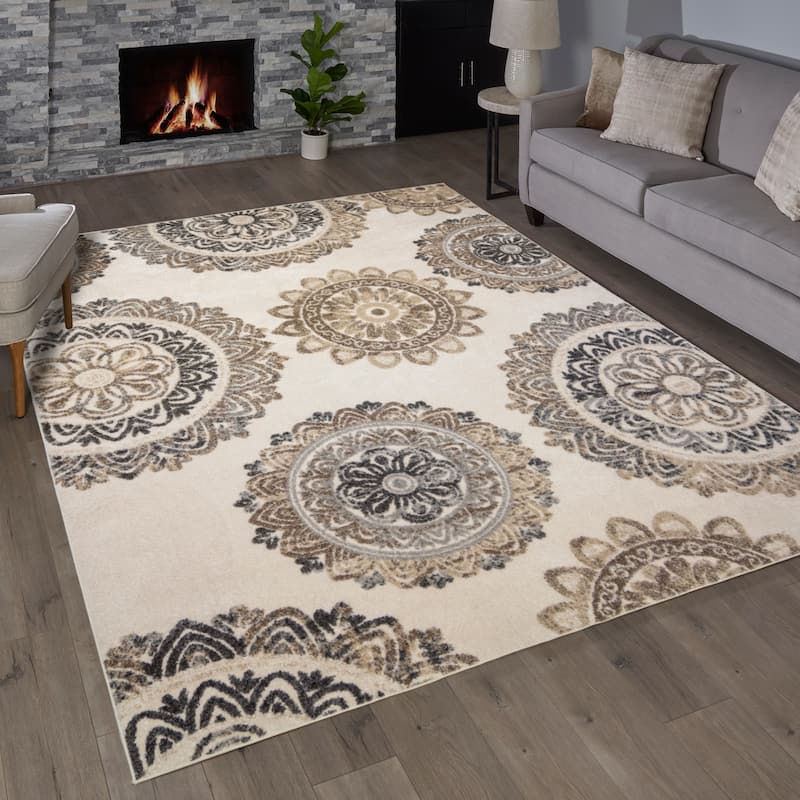 Avenue 33 New Style Fosse Ivory Area Rug (6'6" x 9'6") by Gertmenian