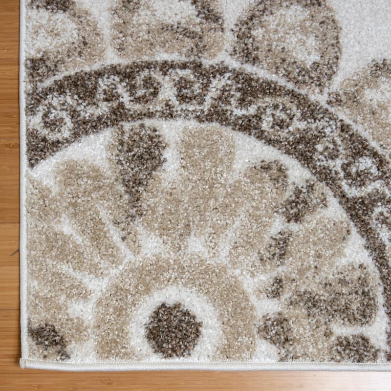 Avenue 33 New Style Fosse Ivory Area Rug (6'6" x 9'6") by Gertmenian