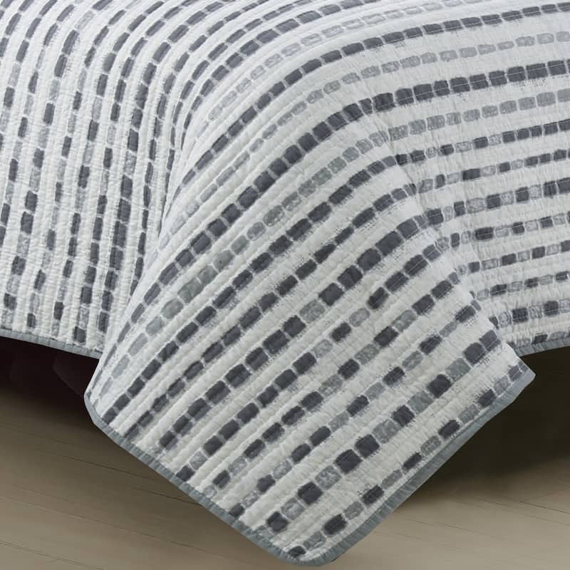 Porch & Den Peppermill Grey Geometric Pattern Microfiber Quilt Set