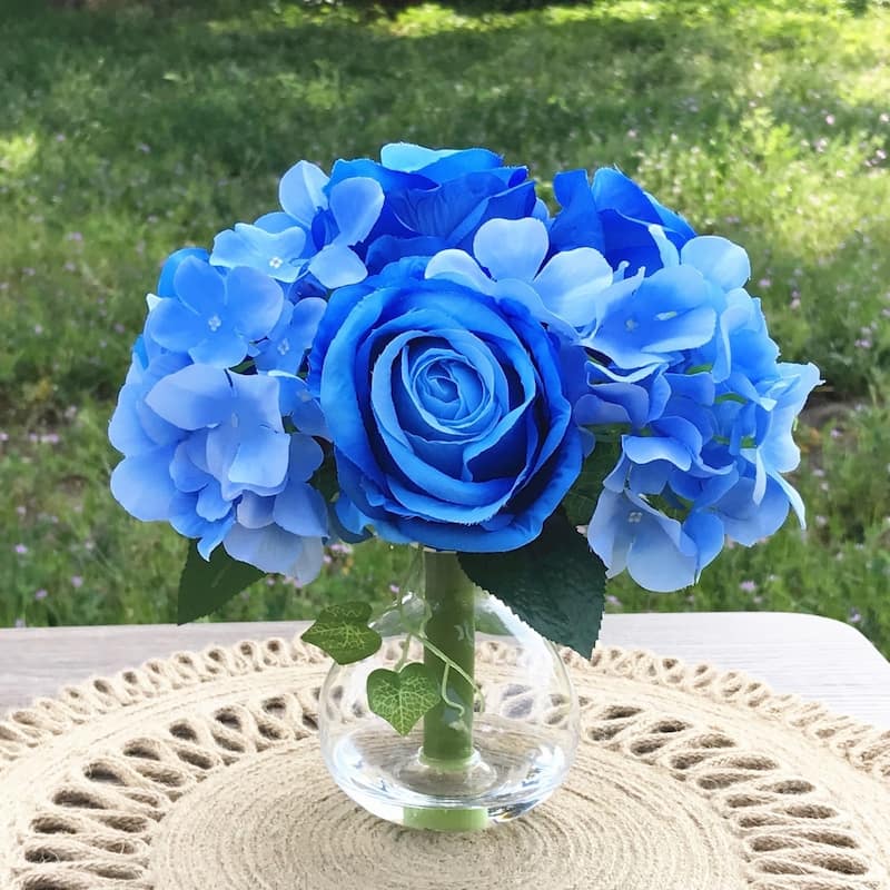 Enova Home Artificial Silk Open Roses and Hydrangea Fake Flowers Arrangement in Clear Glass Vase with Faux Water for Home Decor - Blue