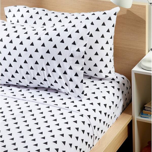 Shop Porch Den Slocum Triangle Pattern Flannel Bed Sheet Set