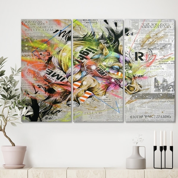 Designart 'Street Art Graffiti Horse II' Modern Canvas Art Print - 36x28 - 3 Panels