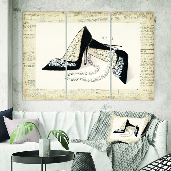 Designart 'Glamorous Black Diamond Stiletto I' Fashion Gallery-wrapped Canvas