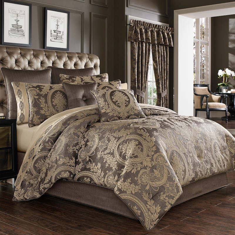 Gracewood Hollow Lisako 4-piece Luxury Damask Pattern Comforter Set