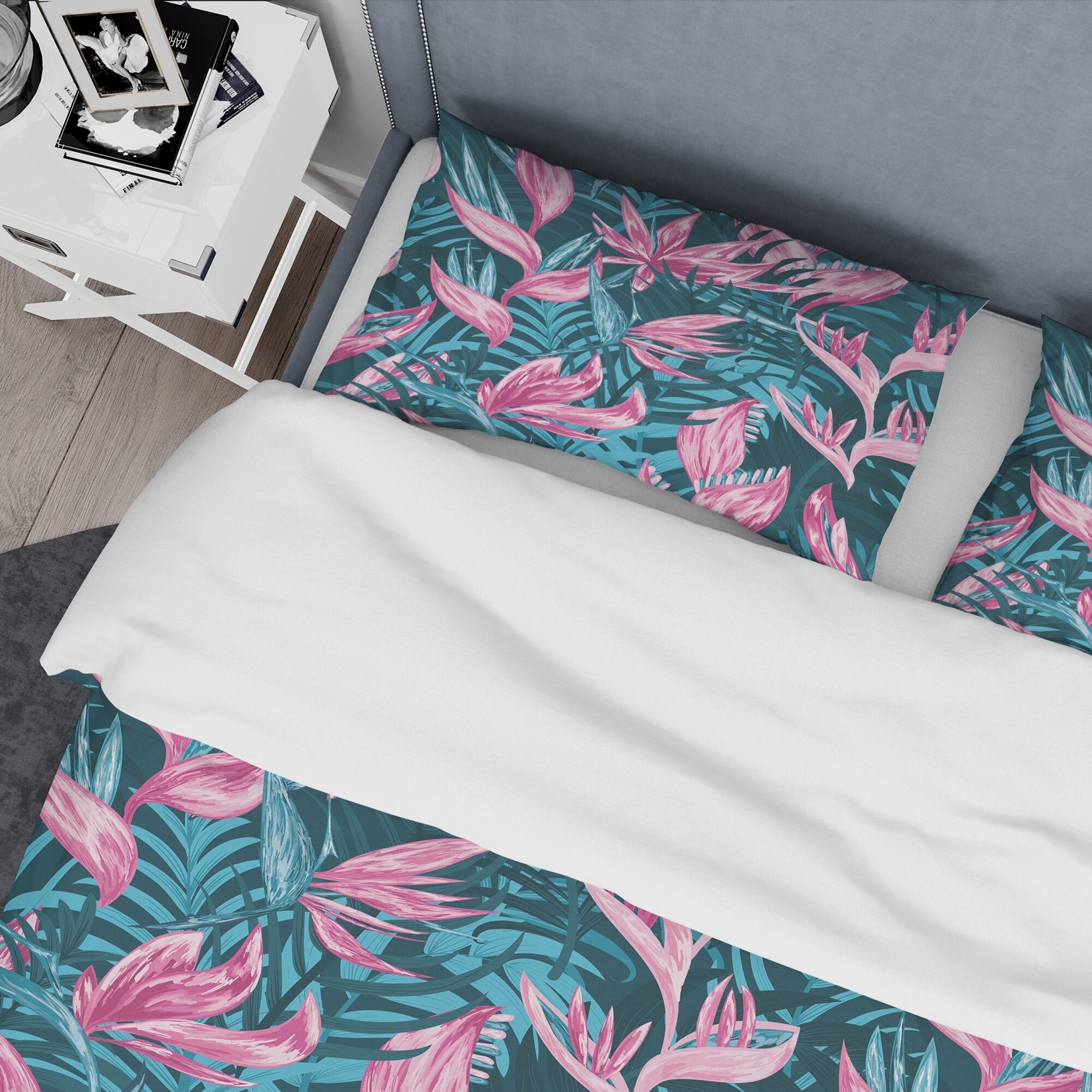 Designart 'Handdrawn  Tropical Flowers' Mid-Century Duvet