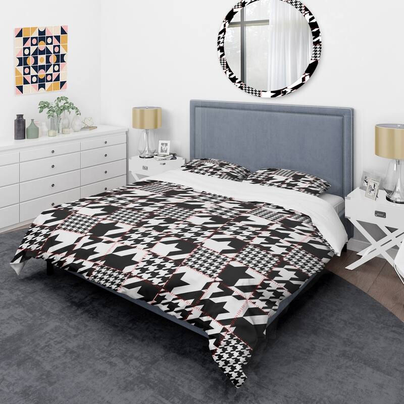 Designart 'Classic Houndstooth Pattern' Mid-Century Duvet Cover Set