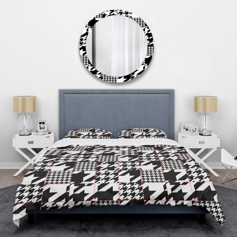 Designart 'Classic Houndstooth Pattern' Mid-Century Duvet Cover Set