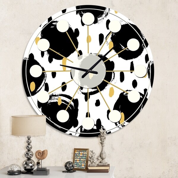 Designart 'Monochrome Geometric Pattern V' Mid-Century wall clock