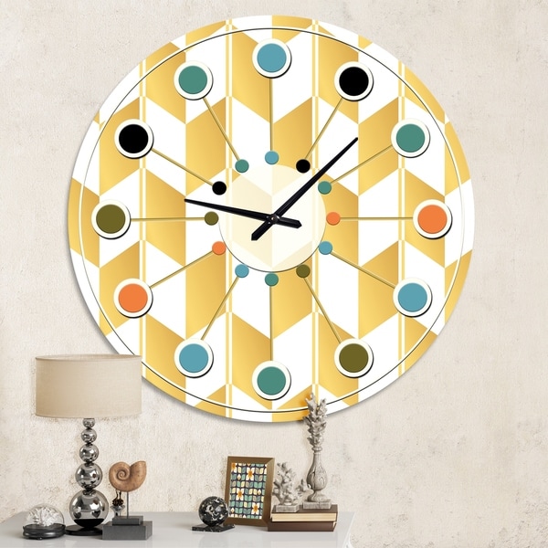 Designart 'Gold and White Geometric Pattern I' Mid-Century wall clock