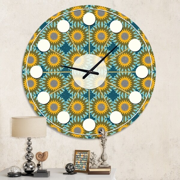 Designart 'Retro Circular Pattern I' Mid-Century wall clock