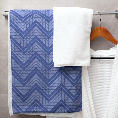 Monochromatic Hand Drawn Chevron Pattern Bath Towel - 30 x 60