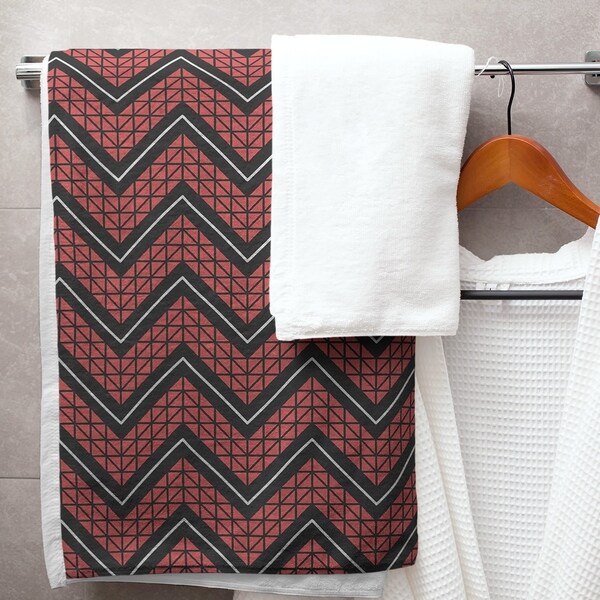 Color Accent Hand Drawn Chevron Pattern Bath Towel - 30 x 60