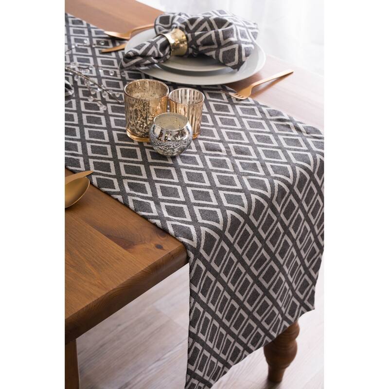 DII Black & White Table Runner