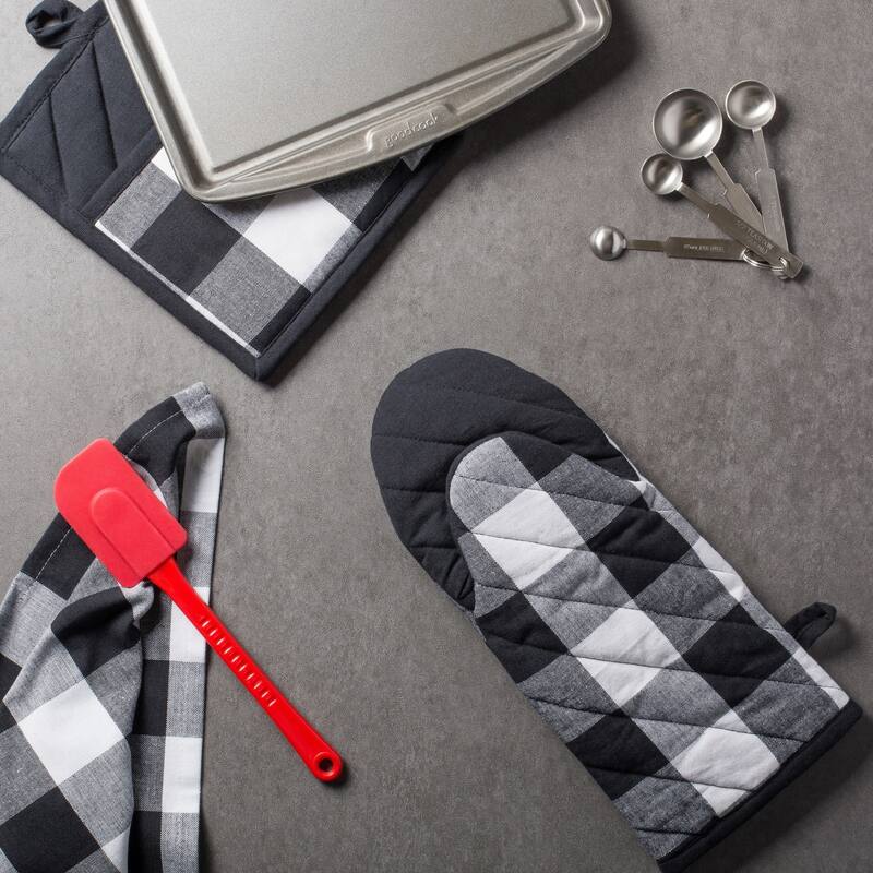 DII Buffalo Check Oven Mitt (Set of 2)
