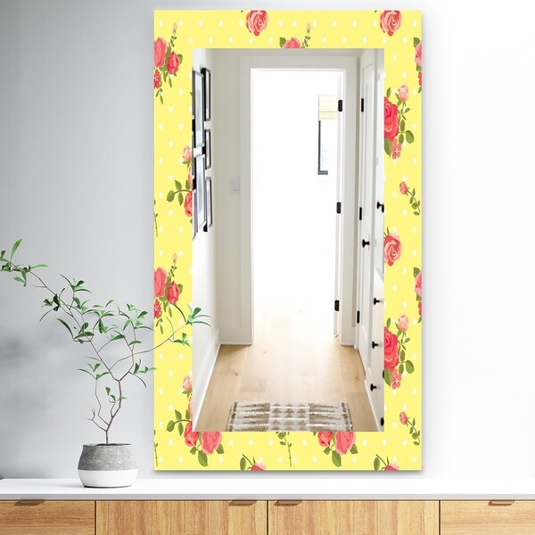Designart 'Yellow Moods 15' Traditional Mirror - Wall Mirror - Gold