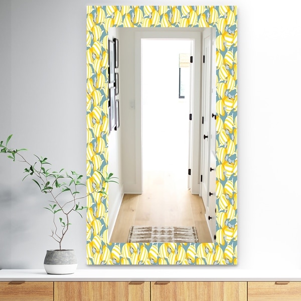 Designart 'Yellow Moods 21' Traditional Mirror - Wall Mirror - Gold