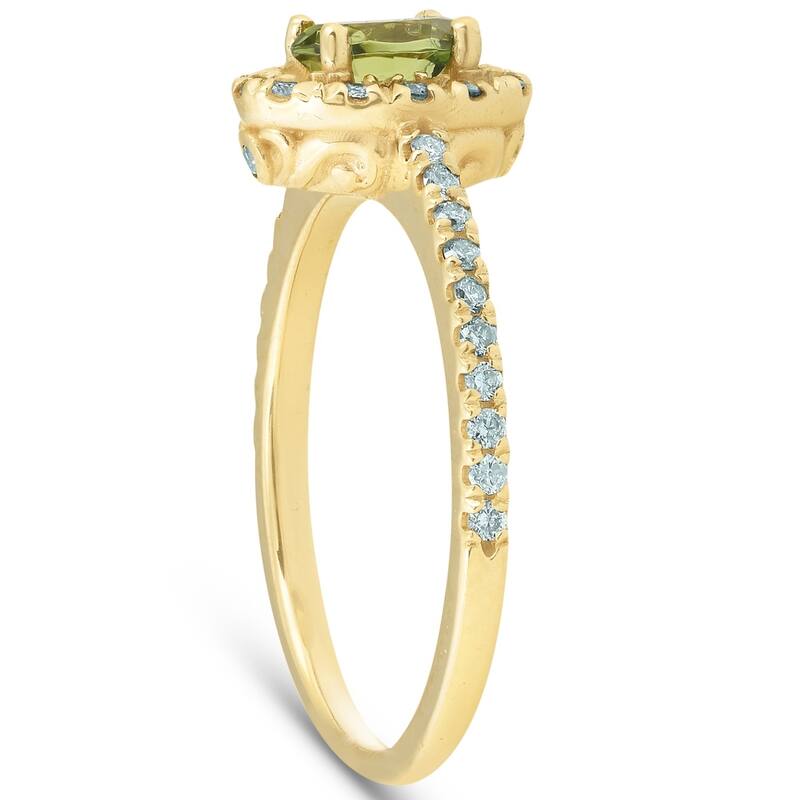 Pompeii3 14k Yellow Gold 1/2 Ct TW Oval Peridot & Diamond Halo Ring