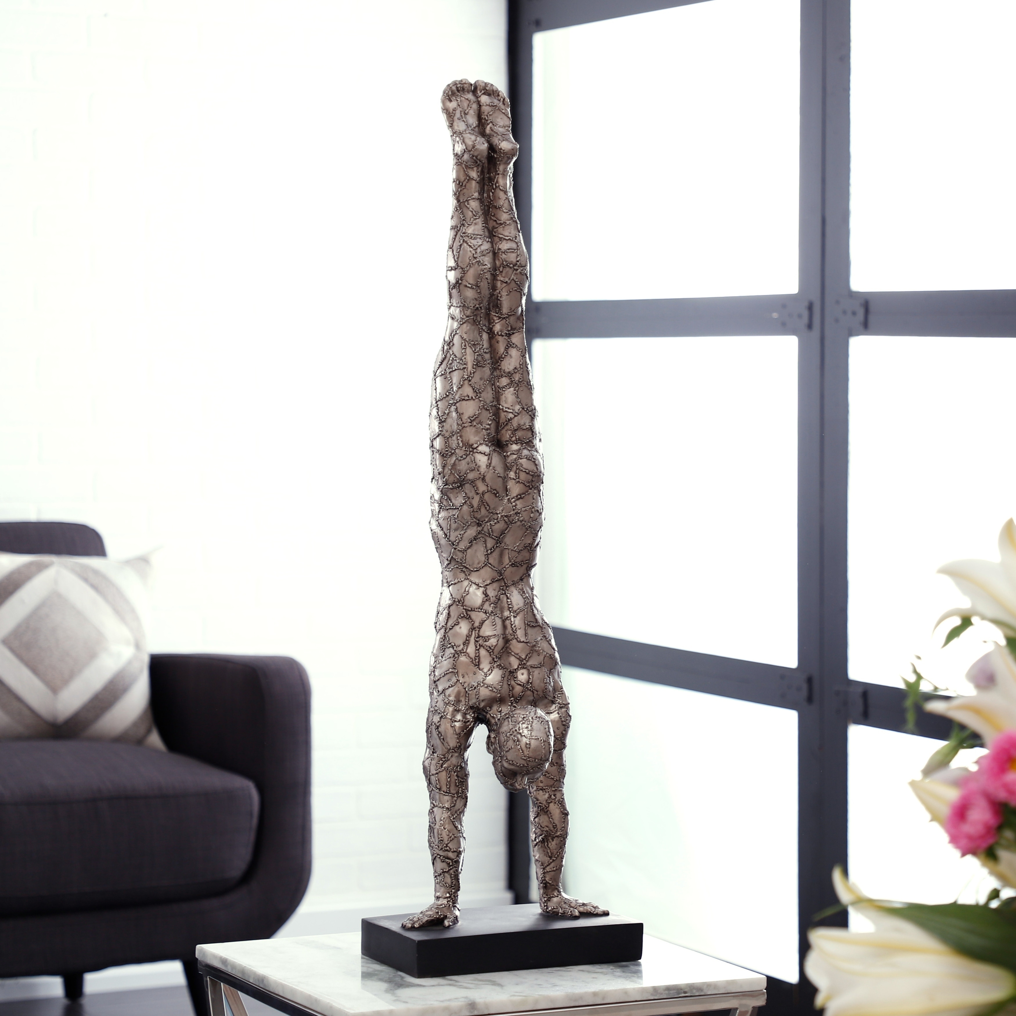 Studio-350-Metallic-Man-Doing-
