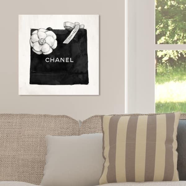 Oliver Gal 'Luxury Shopping Bag' Fashion and Glam Wall Art Canvas Print -  Black, White - On Sale - Bed Bath & Beyond - 28595914