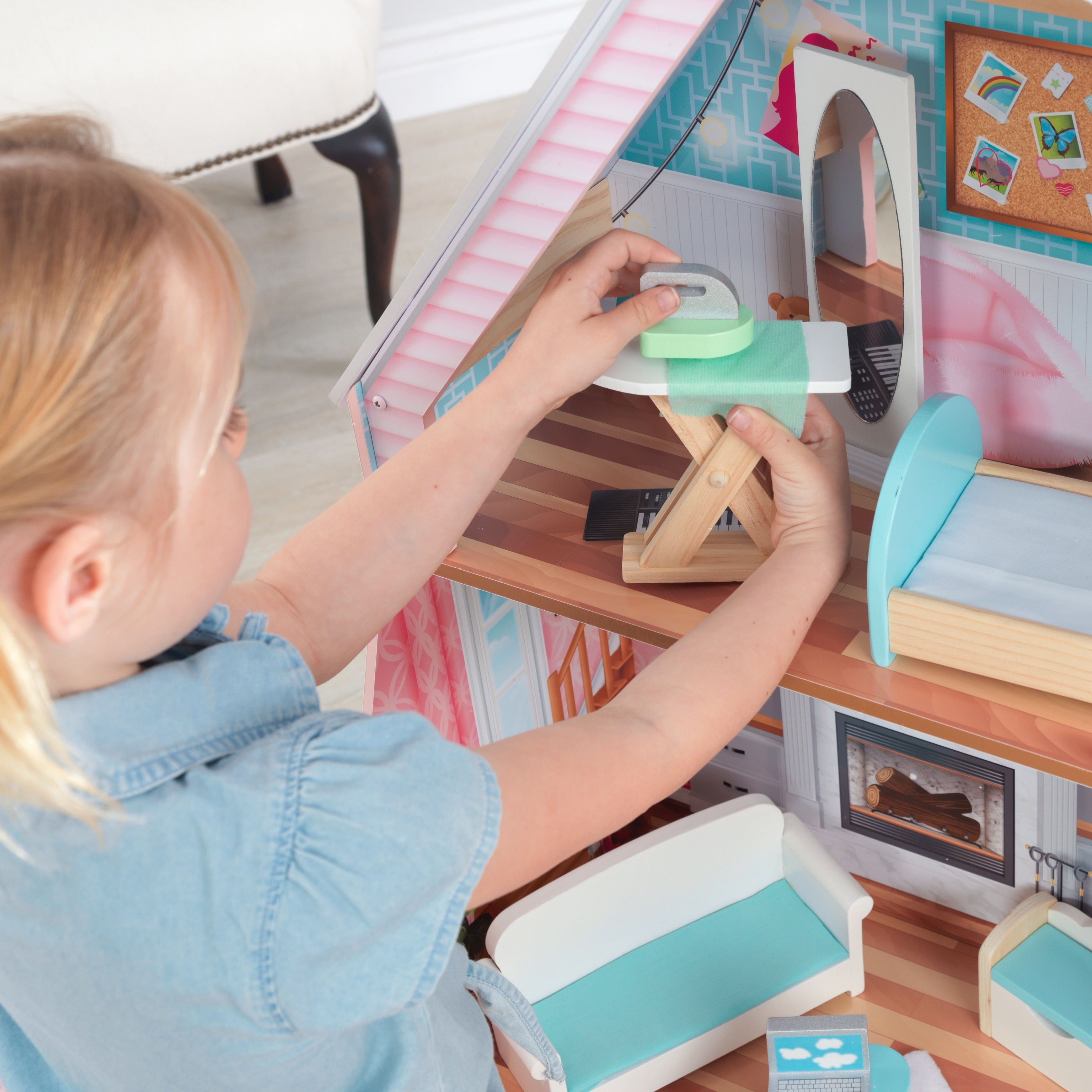 Matilda Dollhouse - Bed Bath & Beyond - 28609722
