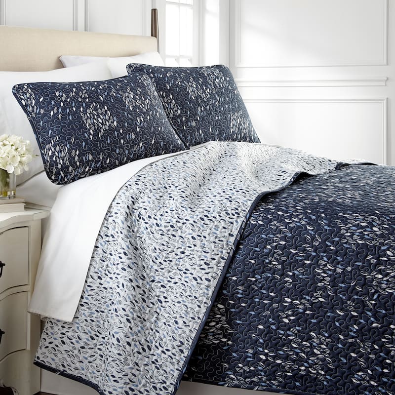 Vilano Choice Ultra-Soft Botanical 3-piece Quilt and Sham Set - Blue - Full - Queen