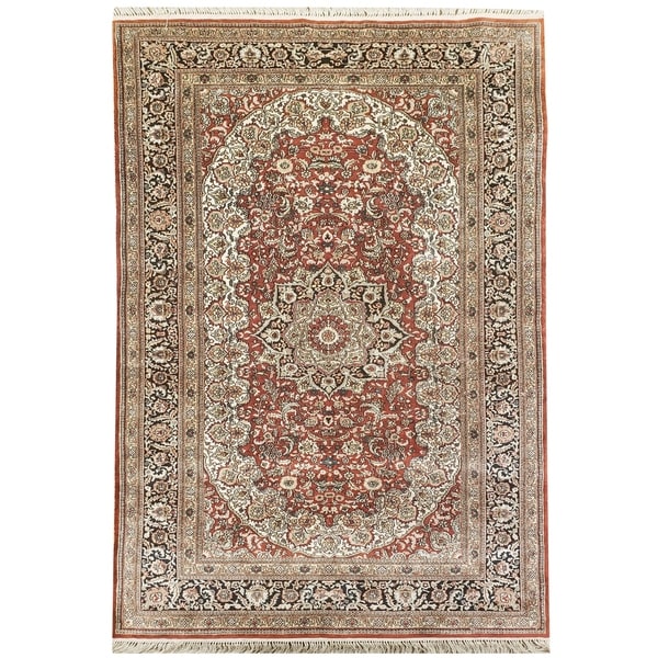 Vintage Oriental, Handknotted Silk Rug - 3' x 5'/3'1'' x 4'11''