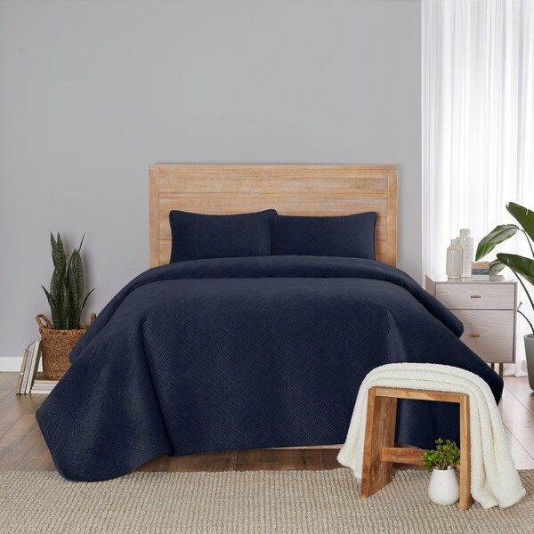 Vue Feyra Velvet 3 Piece Velvet Quilt Set. Opens flyout.