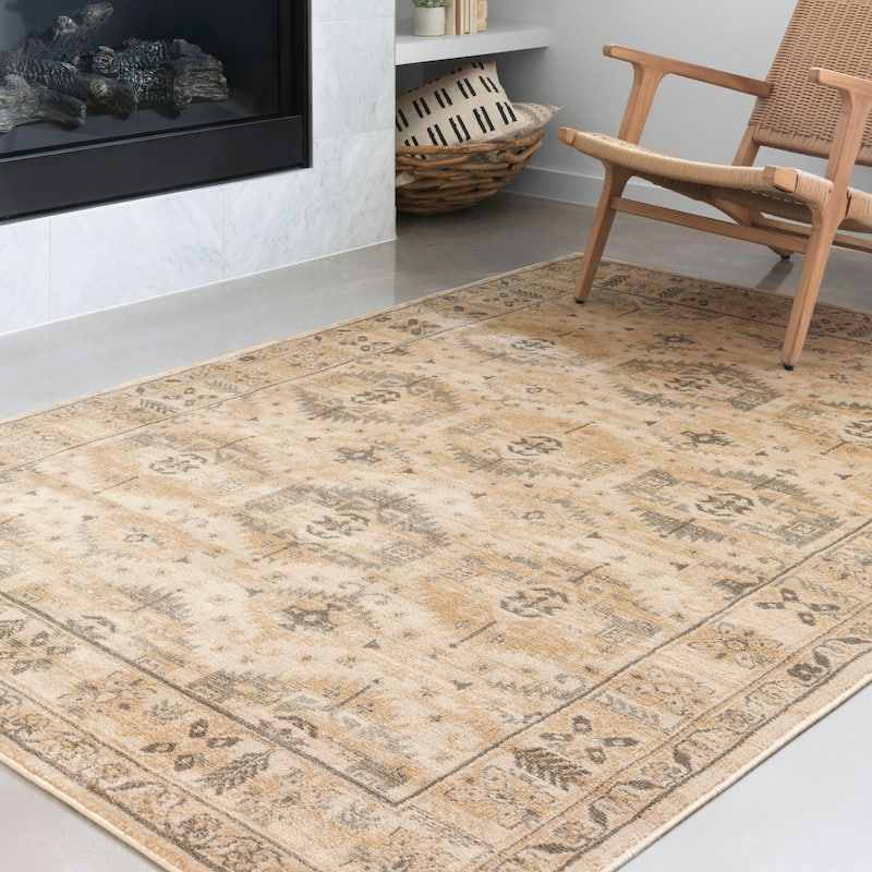 Alexander Home Karla Traditional Area Rug