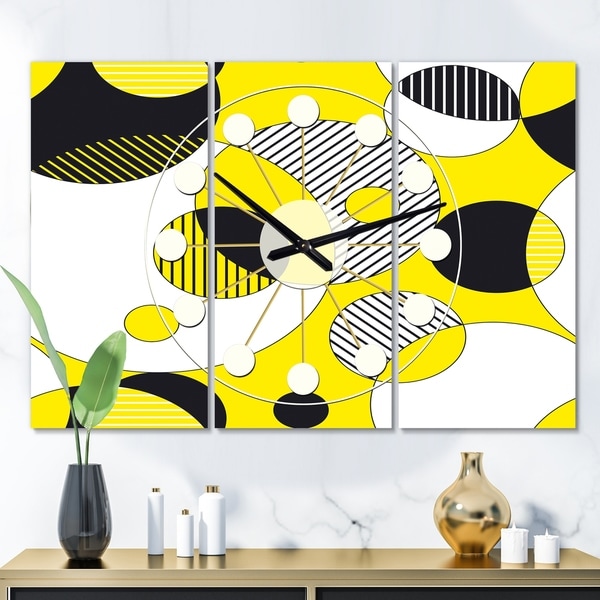 Designart 'Circular Abstract Retro Geometric I' Oversized Mid-Century wall clock - 3 Panels