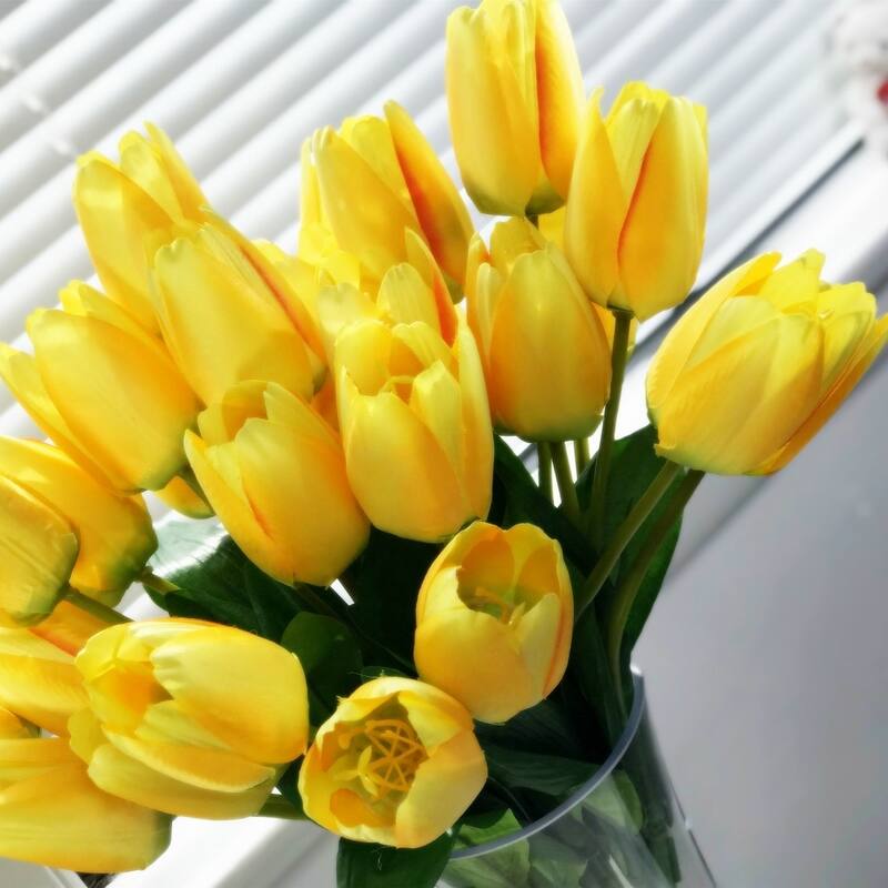 Enova Home Artificial 3 Pack Silk Tulips Fake Flowers Arrangement in Clear Glass Vase with Plastic Pearl for Home Wedding Decor