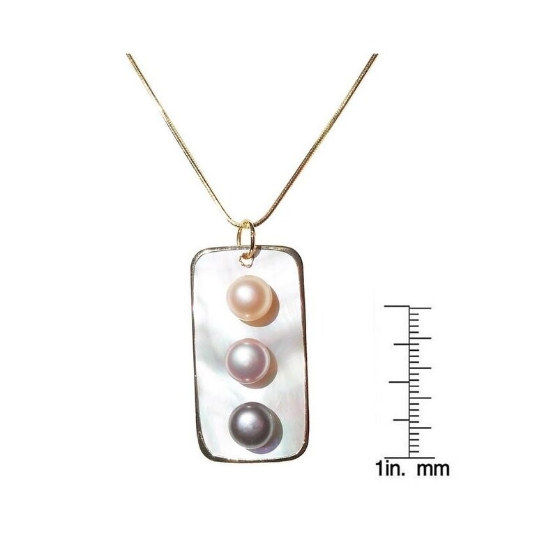 mother of pearl pendant necklace