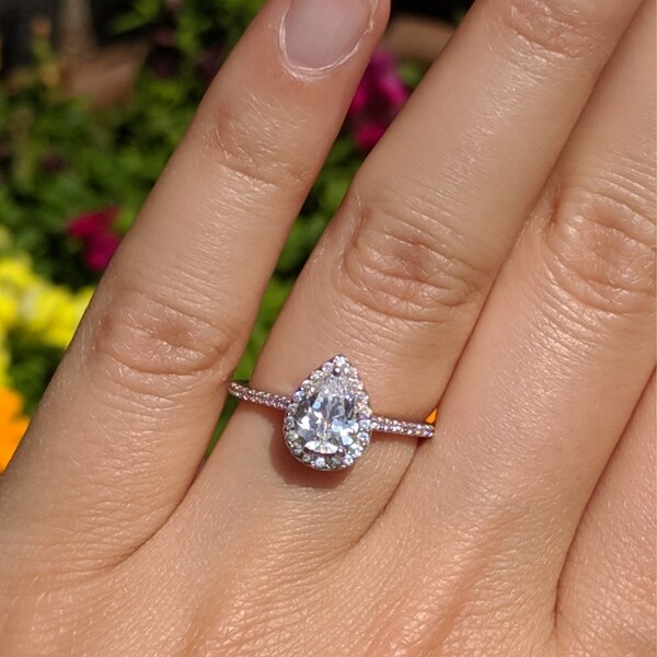 halo diamond rings for sale