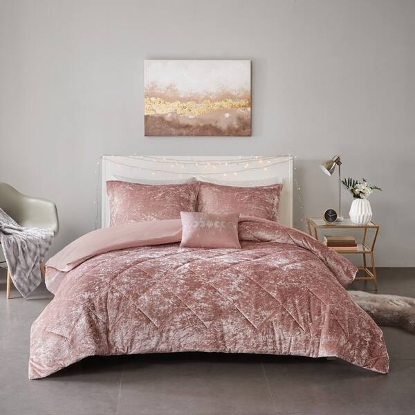 Shop Intelligent Design Isabel Velvet Duvet Cover Set On Sale