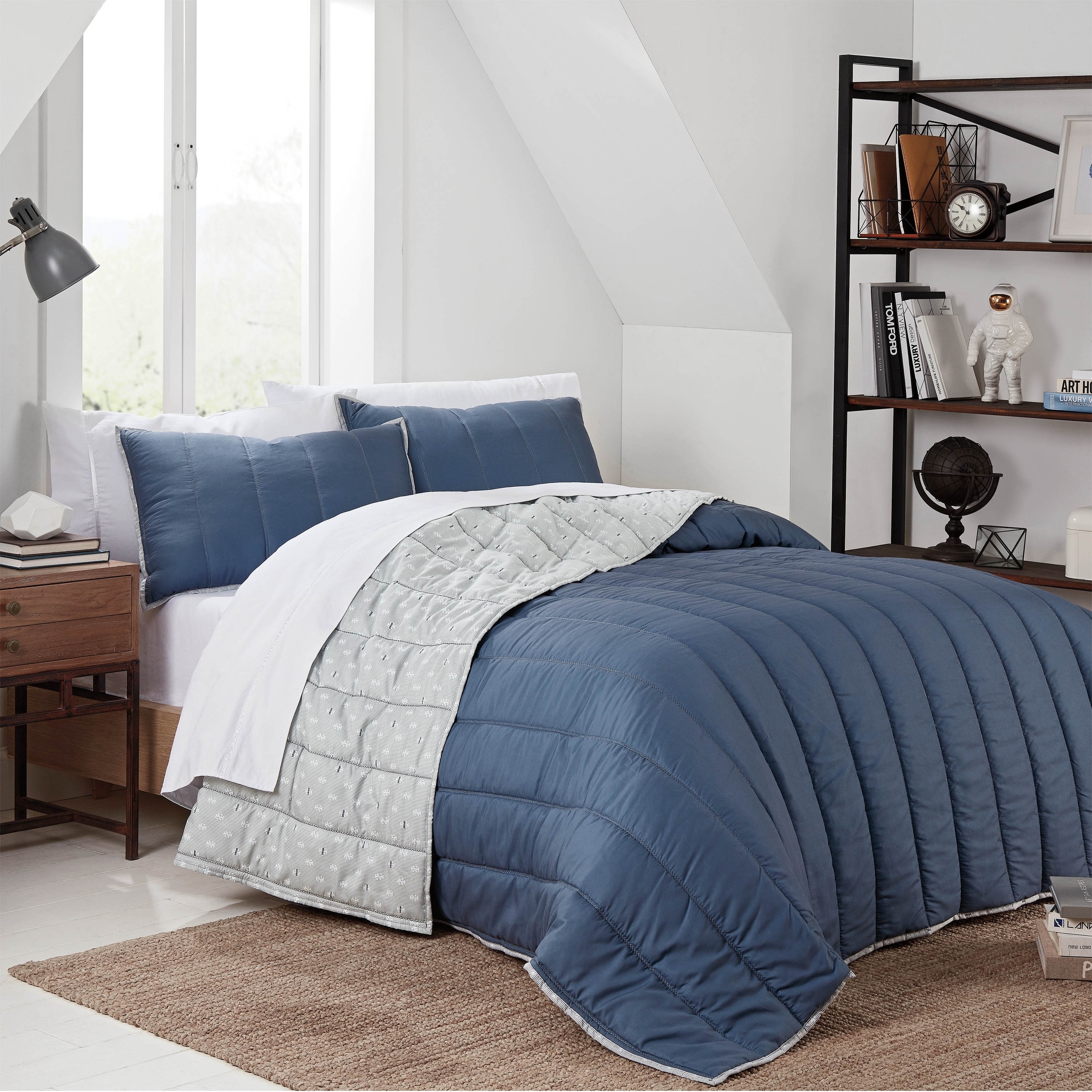 navy blue quilt