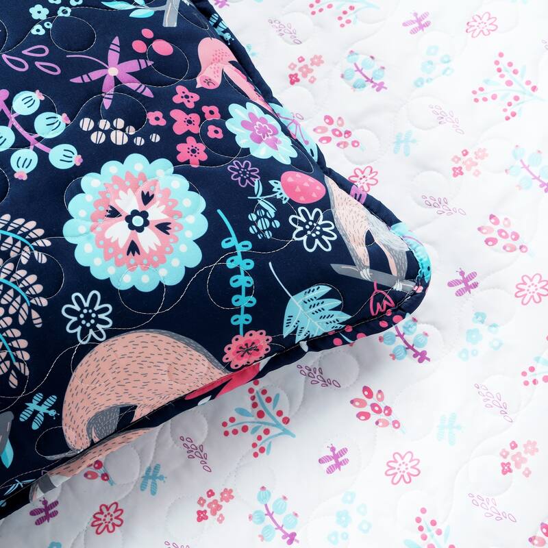 Porch & Den Lummi Sloth Pattern Quilt Set