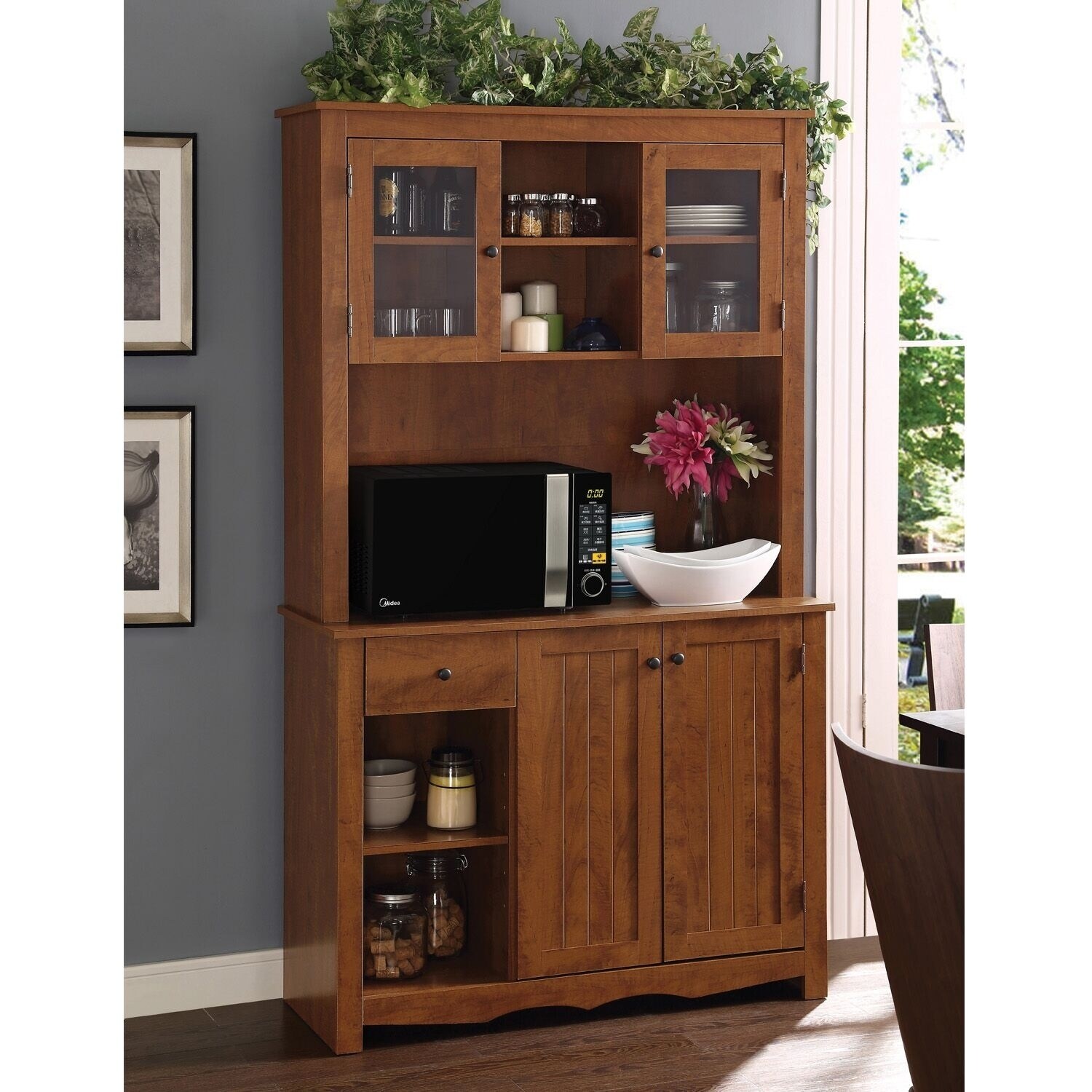 Lewisburg dining outlet hutch