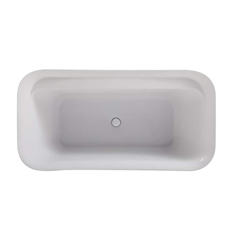 Soaking bathtub in glossy white
