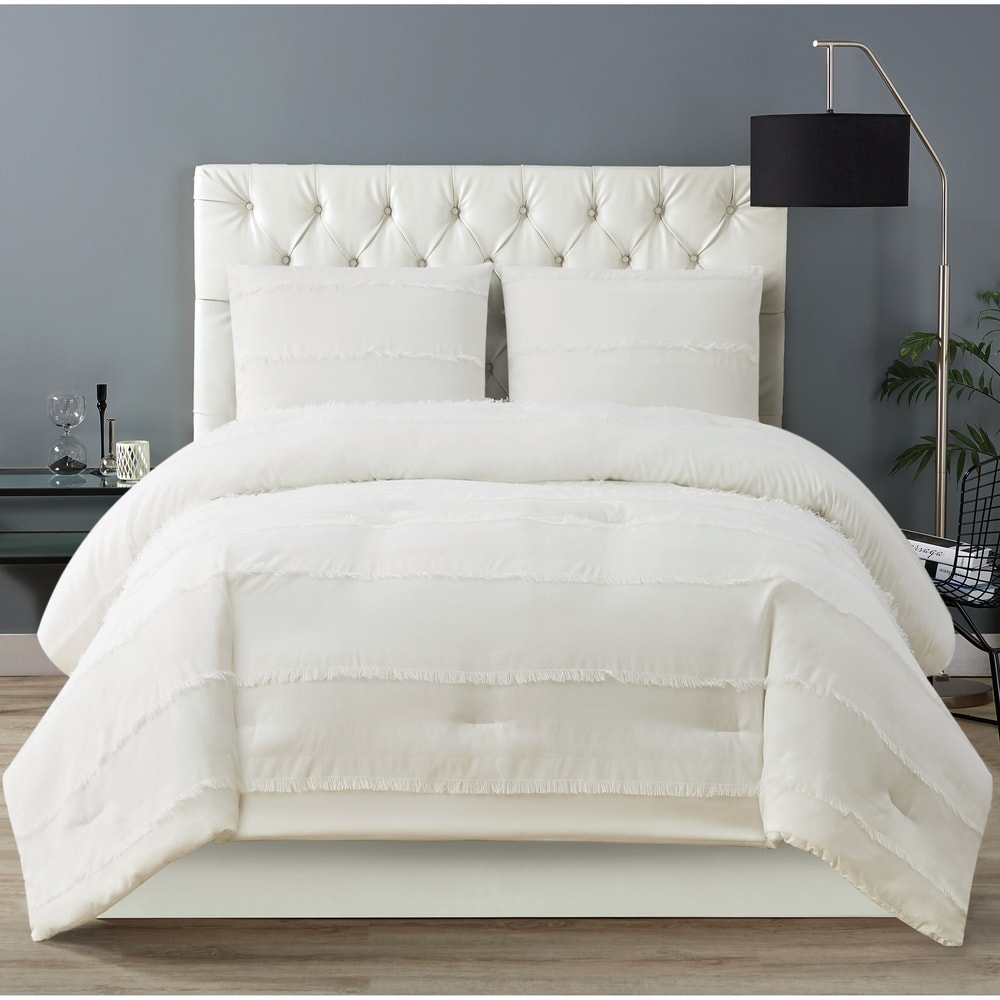 https://ak1.ostkcdn.com/images/products/28964757/Christian-Siriano-Kristen-3-Piece-Comforter-Set-a90441ae-697d-4ea7-8850-a2fd36ed0ba8_1000.jpg