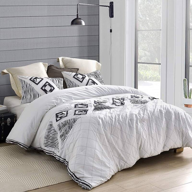 Navy Blowout Textured Oversized Comforter - White/Navy